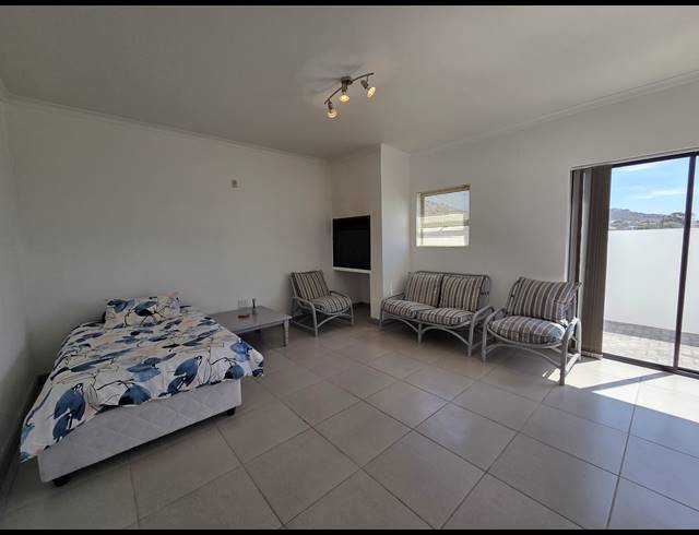 4 BEDROOM HOUSE FOR SALE IN HARBOUR LIGHTS